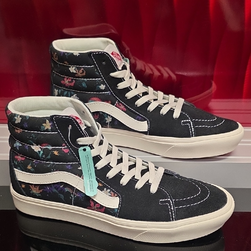 Vans ComfyCush Sk8 Hi Fatal Floral Black Men’s 9.5 / Women’s 11 New With Box